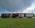 De truck is inmiddels voorzien van wat extra verlichting en werklampen. Binnenkort zal de combinatie ook worden voorzien van nieuwe schuifzeilen, geheel in Full Color.